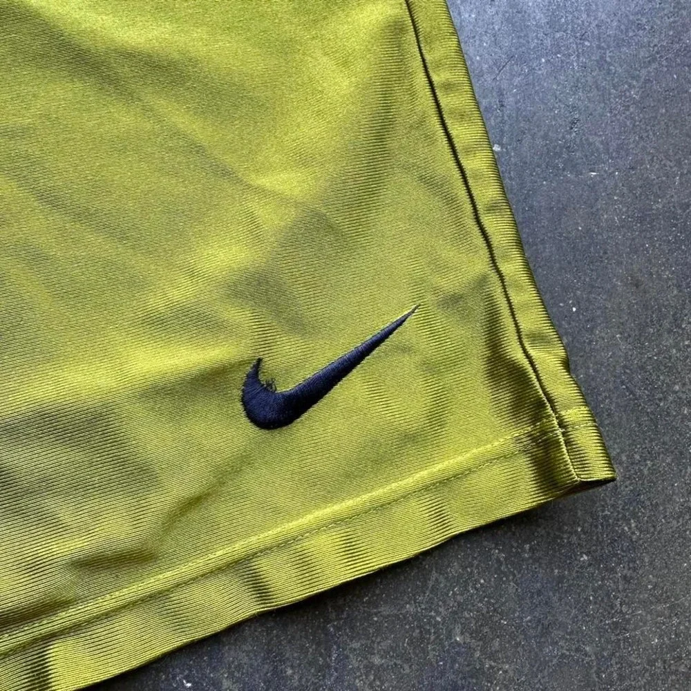 Vintage 90s Nike Green Basketball Shorts Silky Polyester Size Large - Picture 2 of 6